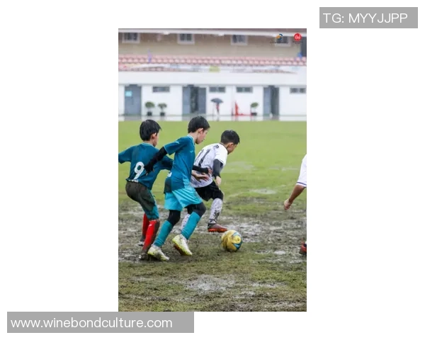 足球明星温暖瞬间与小孩的心灵对话与鼓励 足球明星温暖瞬间与小孩的心灵对话与鼓励