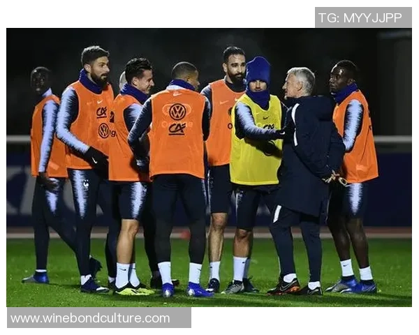 法国足球明星赛盛况空前球迷齐聚共庆足球盛宴 法国足球明星赛盛况空前球迷齐聚共庆足球盛宴